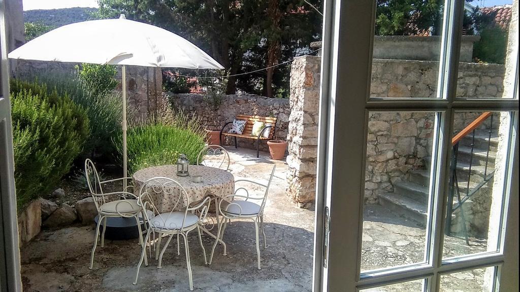 Villa D House Authentic Zlarin House, Relaxing Courtyard And Terrace Zimmer foto